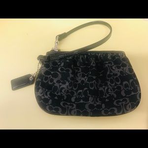 Small Coach black and silver Wristlet